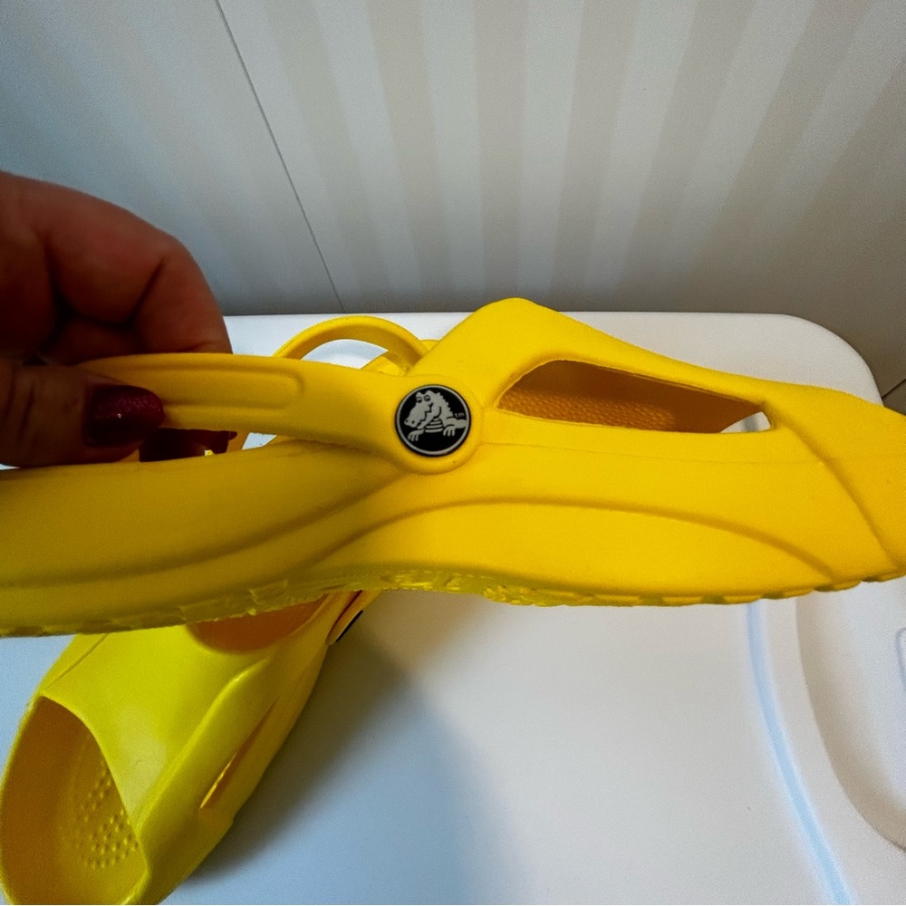 NWOT Crocs yellow slip ons with back strap Size 11 - Picture 6 of 7